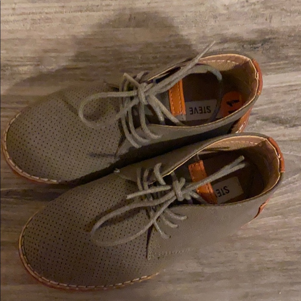 Shoes - Picture 6 of 6